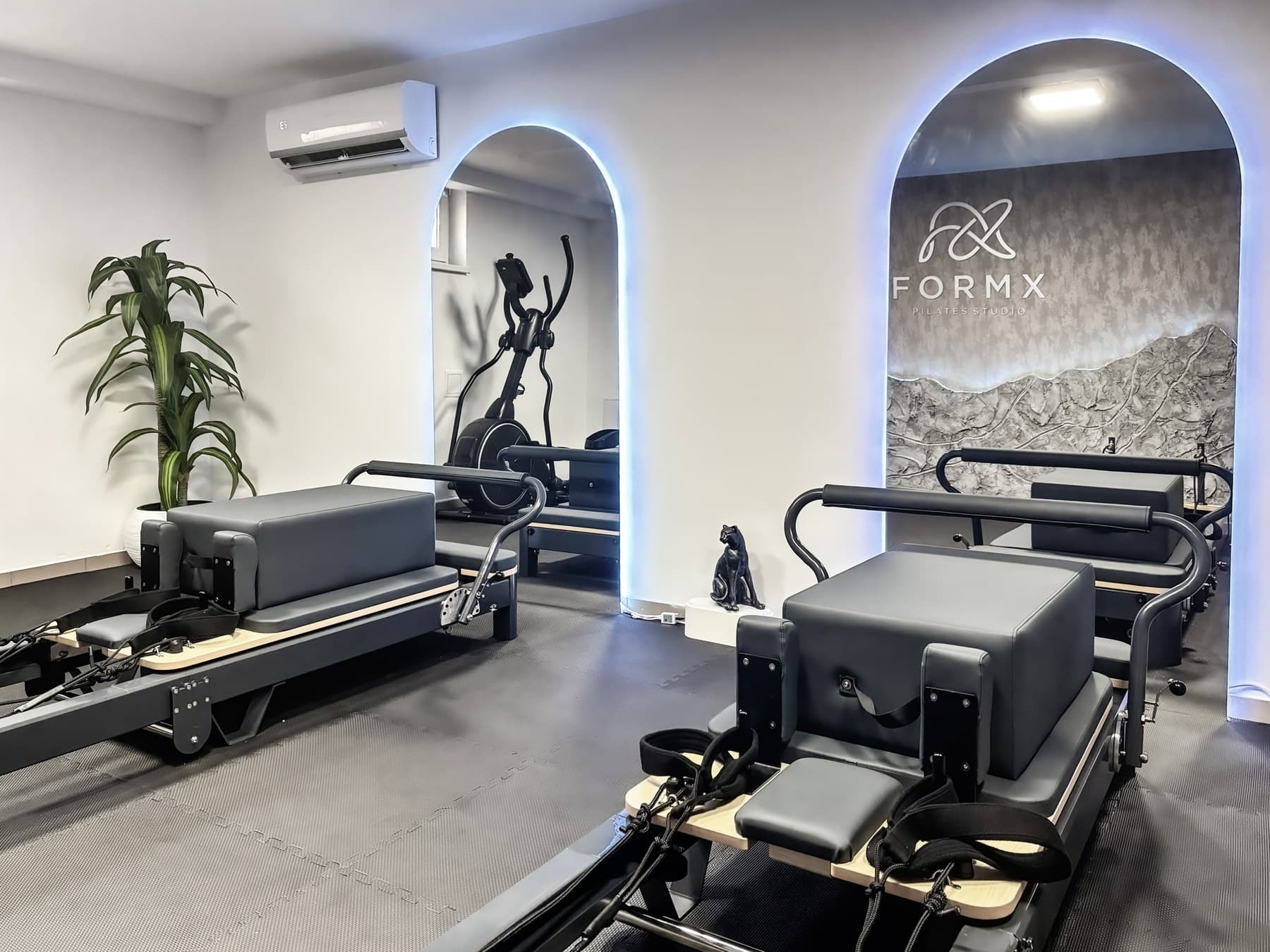 The two Reformer machines at the FormX studio